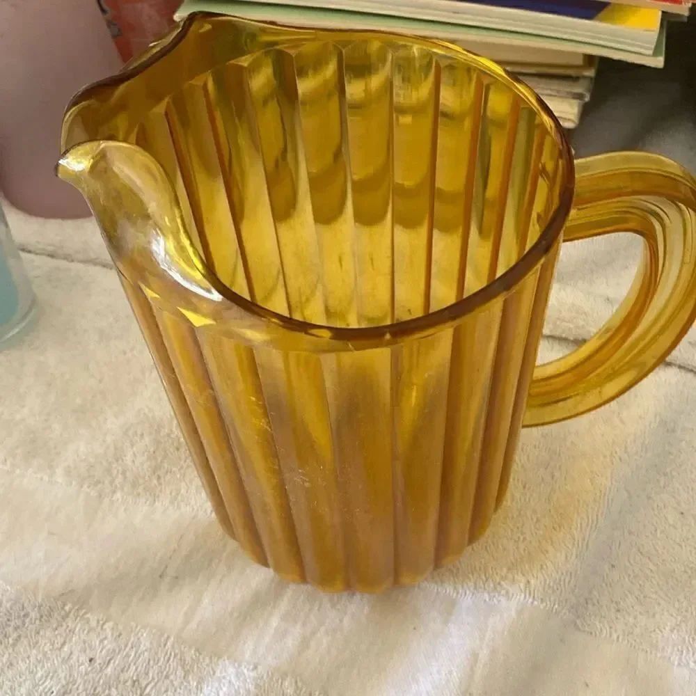 Vintage Rubbermaid Plastic Serving Pitcher